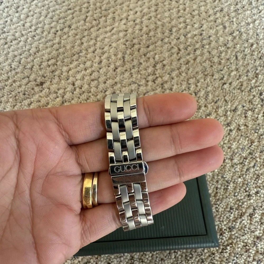 Gucci Black Dial Silver Women’s Watch - Picture 9 of 11